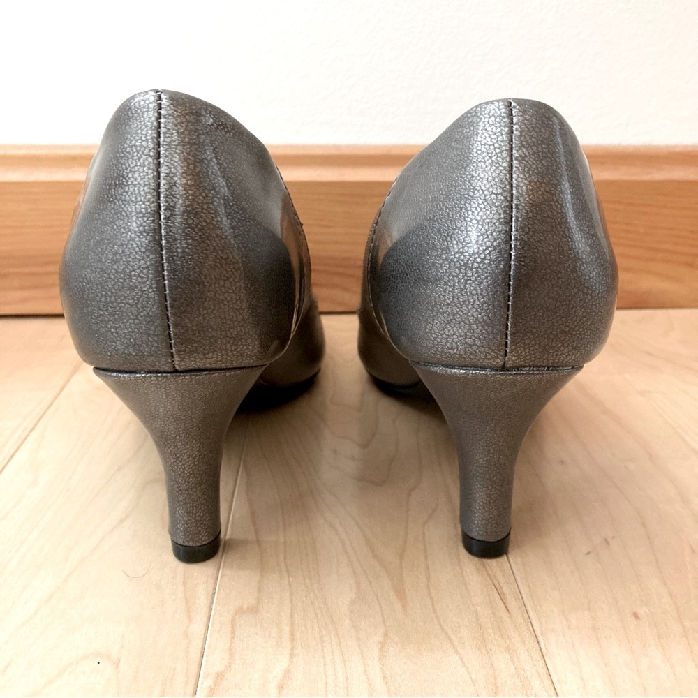Life Stride Soft System 2.5” Heeled Pumps, Size 6M, Color- Silvery Gray - Picture 4 of 8